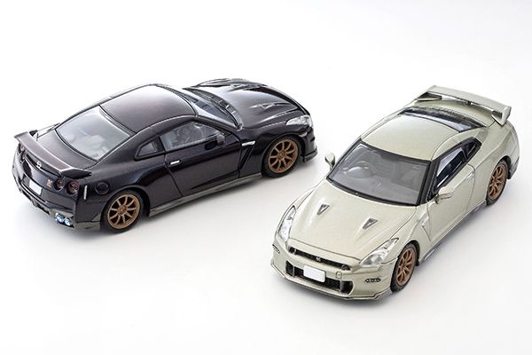 TLVN MODEL 1/64 NISSAN GT-R PREMIUM EDITION T-SPEC 2024 _1