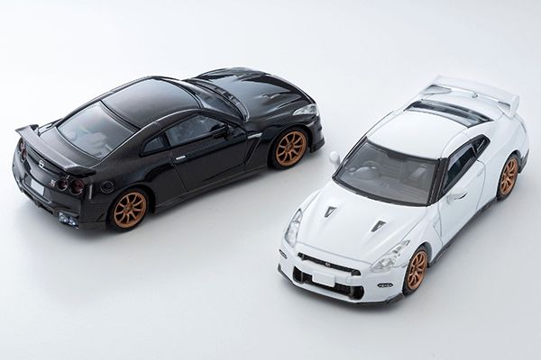 TLVN MODEL 1/64 NISSAN GT-R PREMIUM EDITION T-SPEC 2024 _0