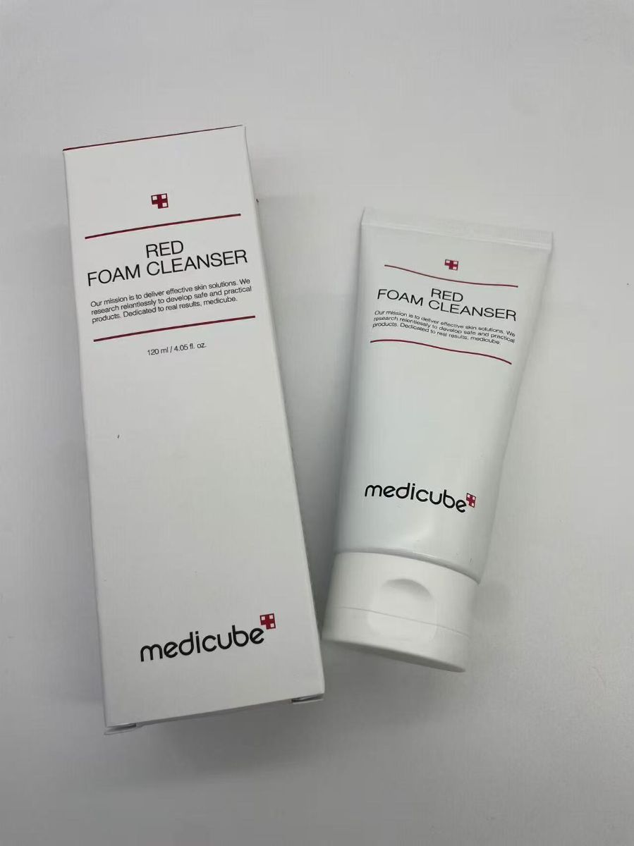 Medicube Red Foam Acne & Redness Soothing Cleanser 120g (Red)_0