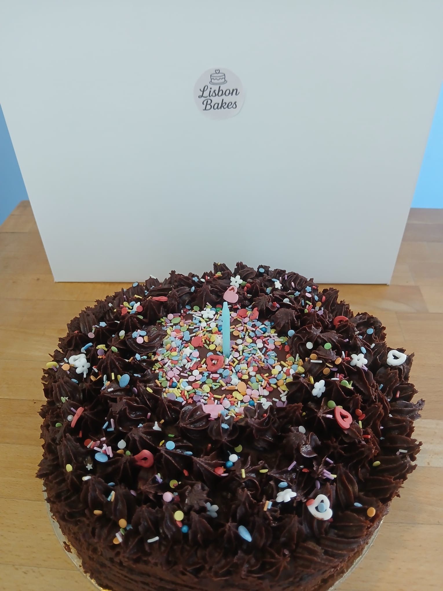 Chocolate Cake - Serves 15_1