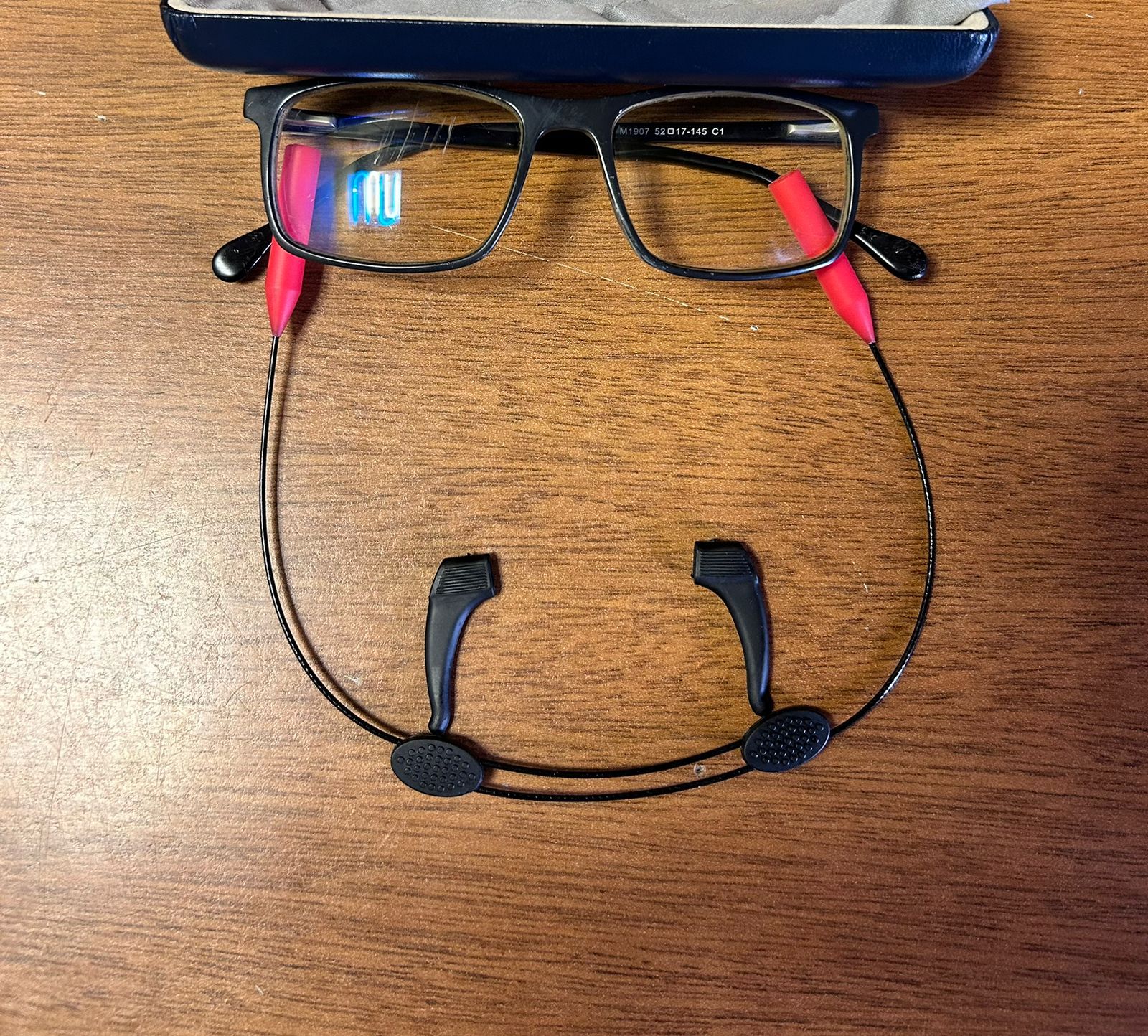 1 Rubber Cord + 1 Pair Silicone Tips_0