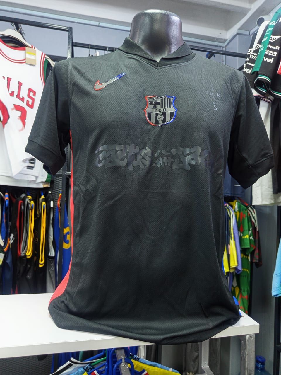 Barcelona X Travis Away Kit_0