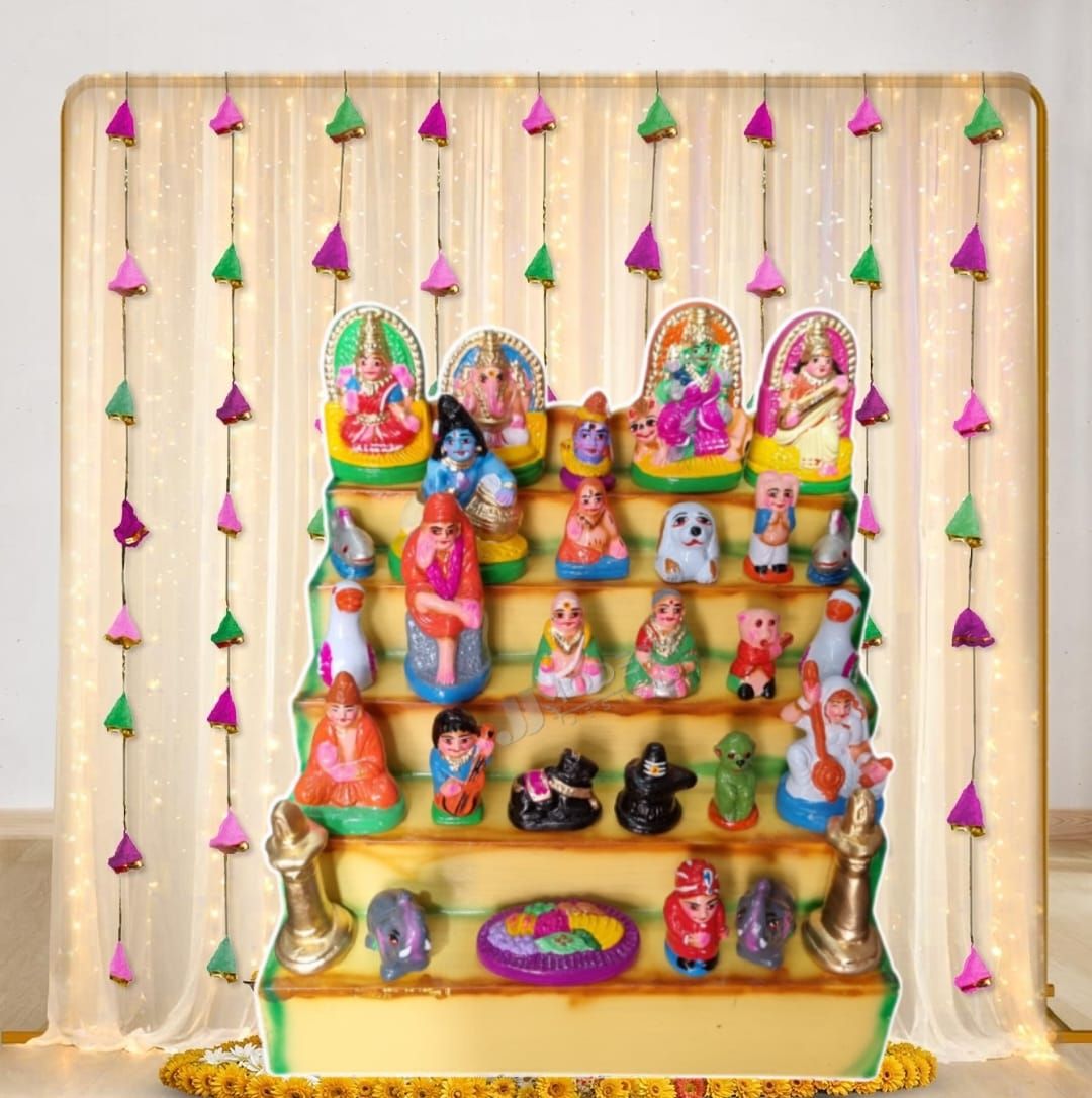 Golu Backdrop (White and Tassels)_0