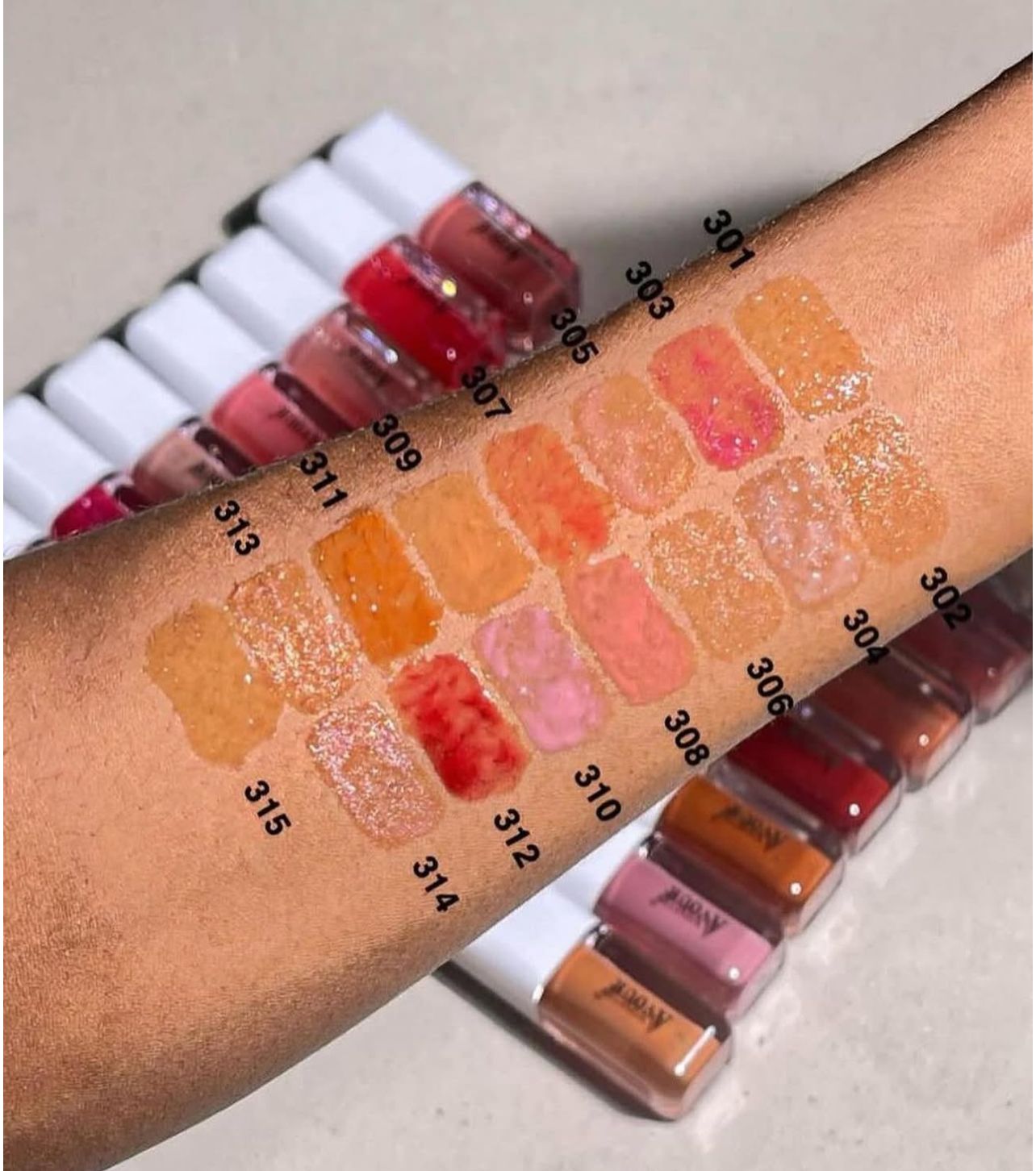 Gloss Avour _10