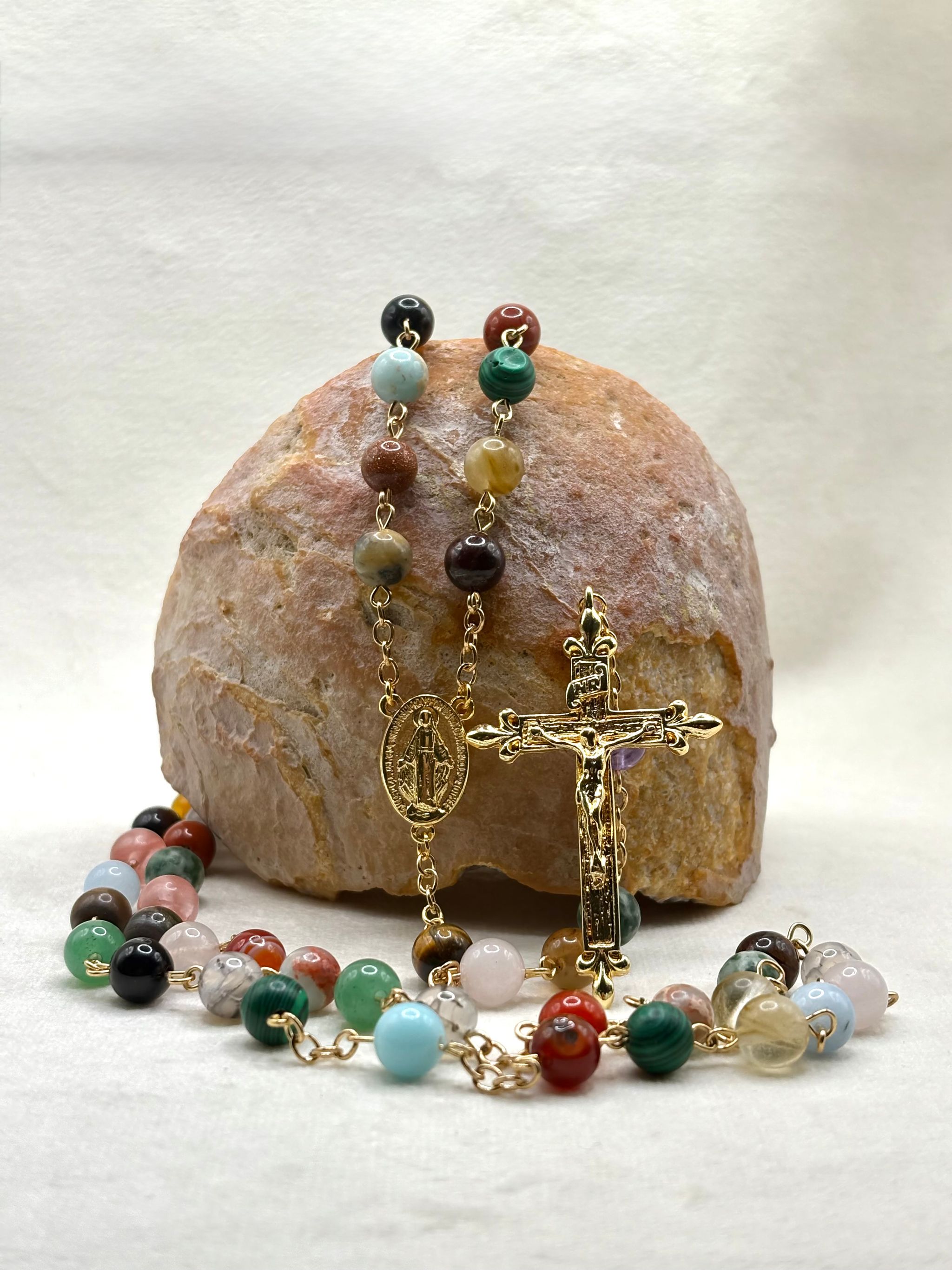 Rosario de Piedras Variadas 8mm Laminado en oro 18k_0