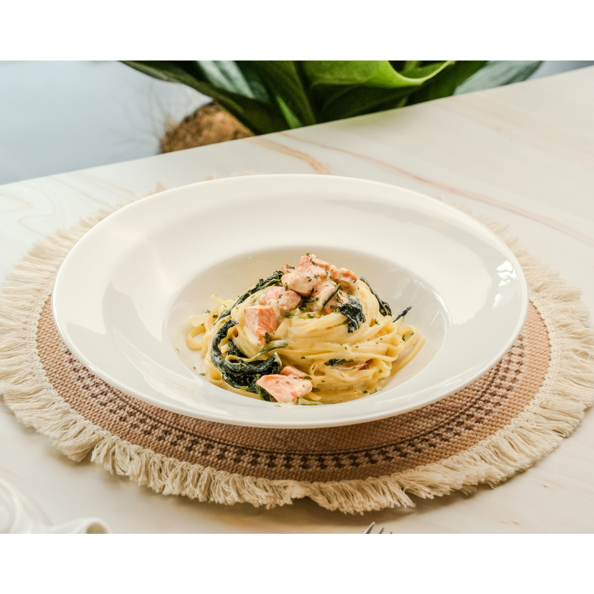 ALC08. Salmon & Spinach Cream Spaghetti _0