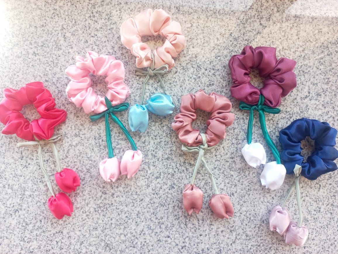 🌸 Tulip Satin Scrunchies_0