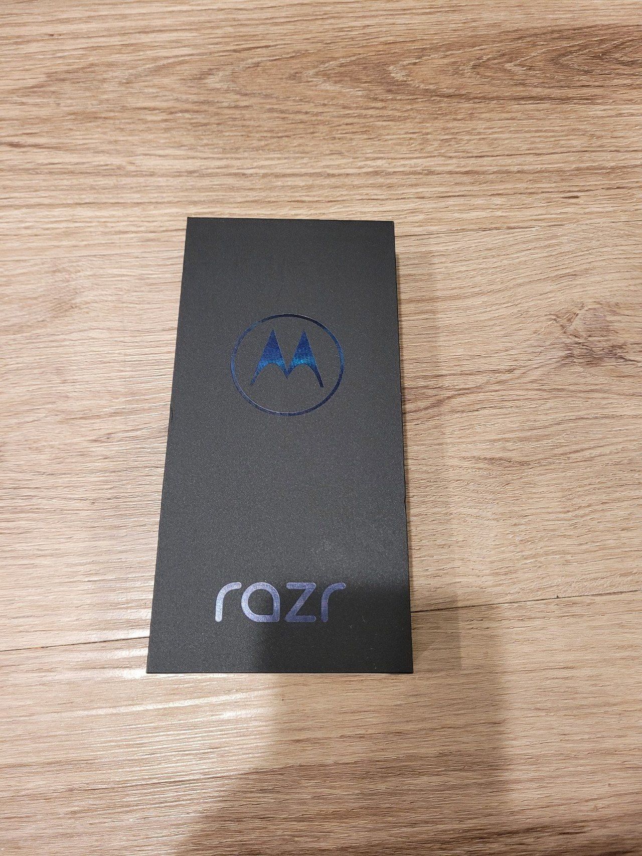 Motorola RAZR 256GB T-Mobile Metro_0