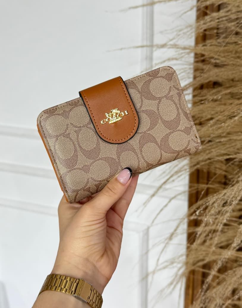 WALLET COACH CREMA_0