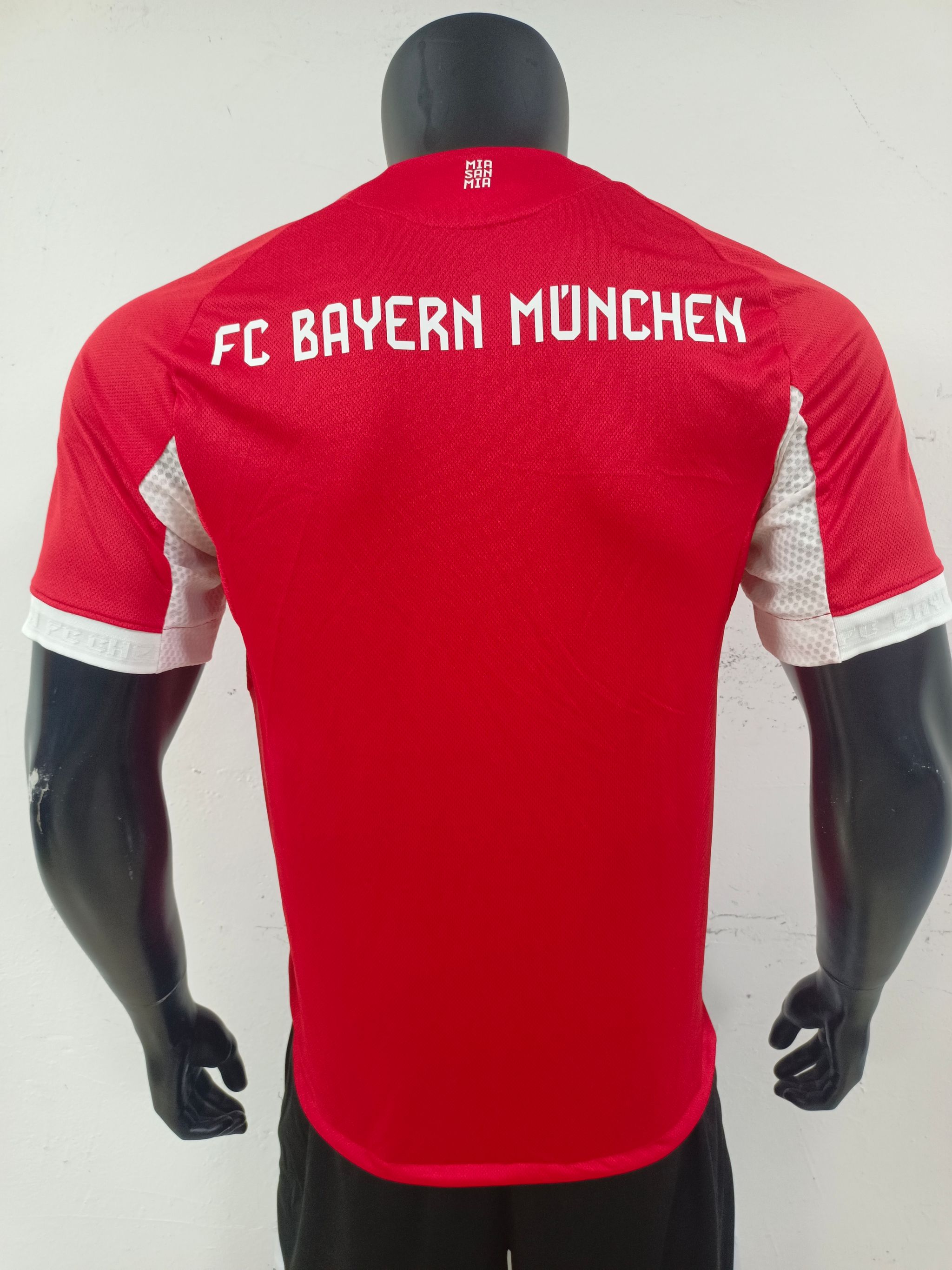 FC Bayern 2025/26 Home shirt (Red / White)_1