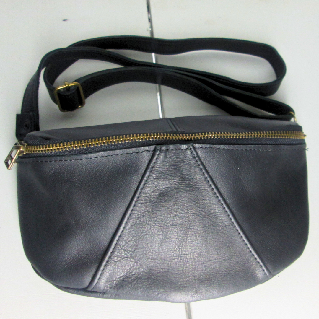 Vega Moon Bag Bronze_0