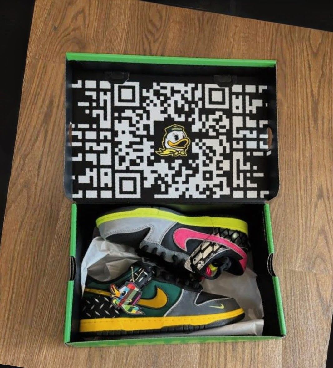Nike Dunk Low “What The Duck – University of Oregon Home” (Men’s Shoes)_1