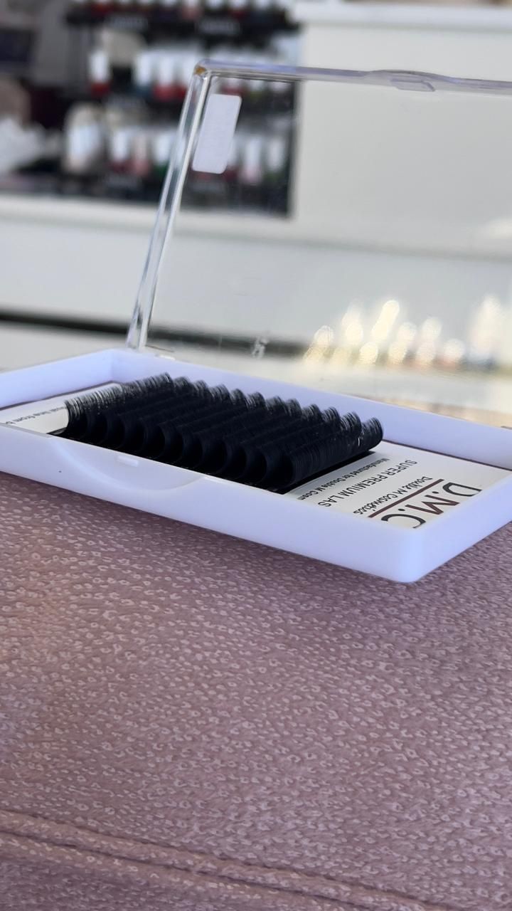 DMC LASH EXTENSION BOX_1