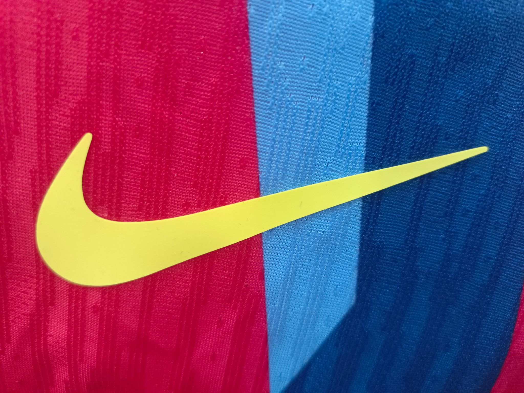 FC Barcelona 2025/26 Fourth Shirt (Navy / Claret / Yellow)_2