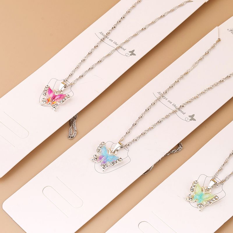Gradient Butterfly Water Ripple Necklace _0