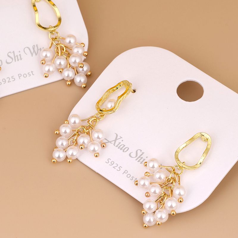 Long Elegant Pearl Petal Stud Earrings_0