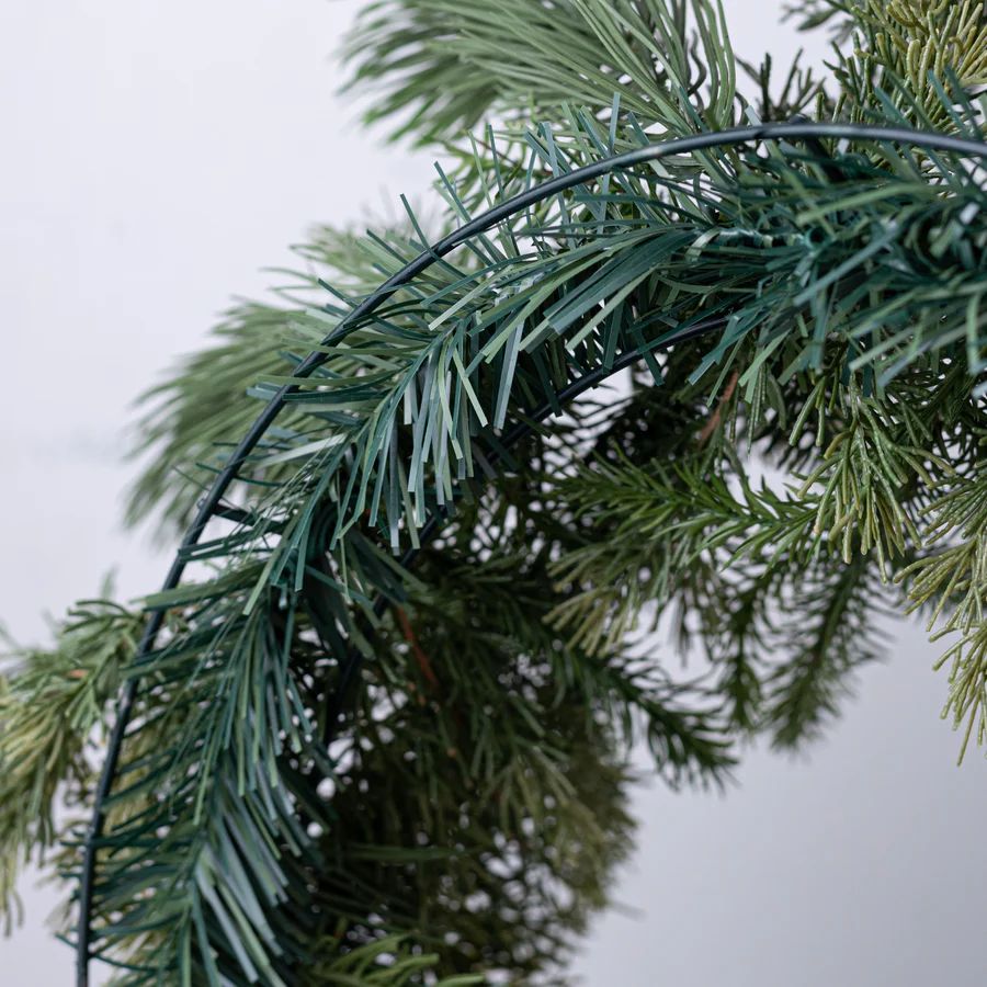 24" Belgium Pine Wreath: Evergreen (54 tips)_3