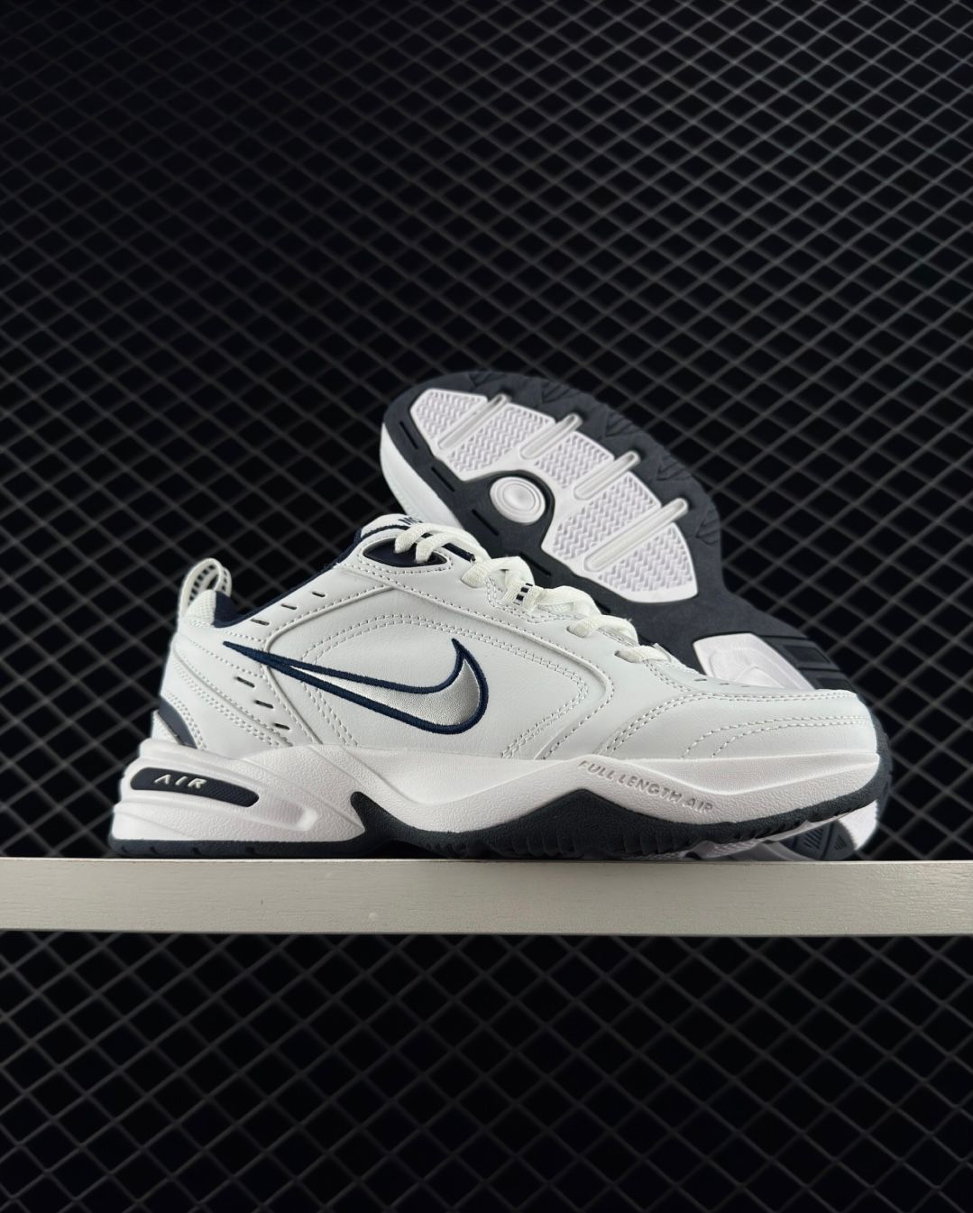 NIKE AIR MONARCH _5