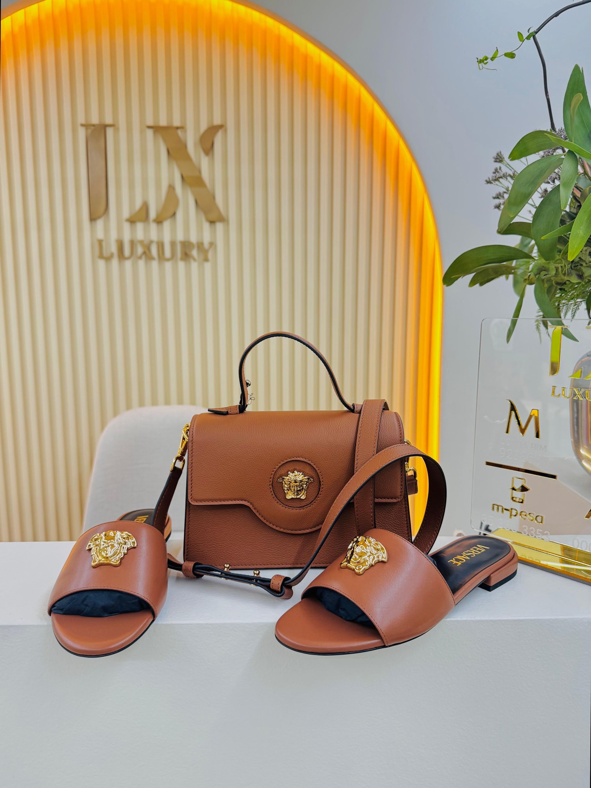 Bolsa Versace Medusa - top handle camel _1