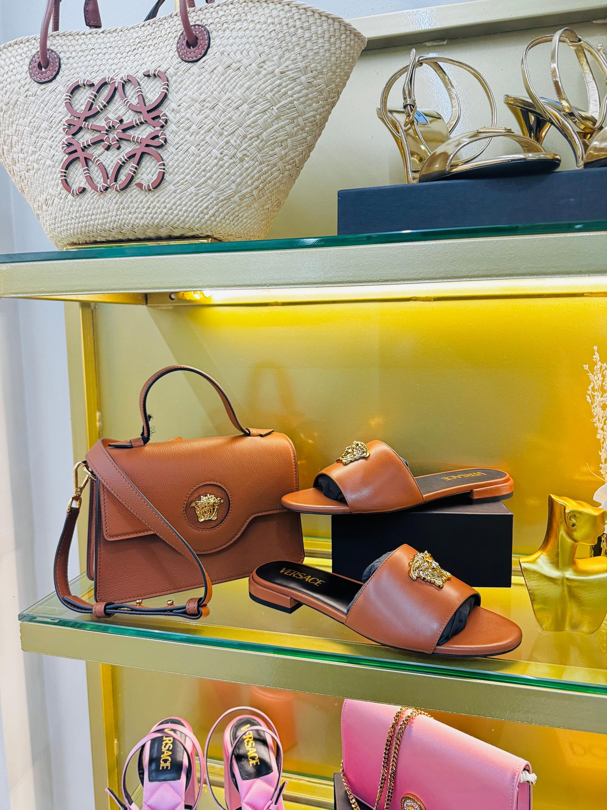 Bolsa Versace Medusa - top handle camel _0