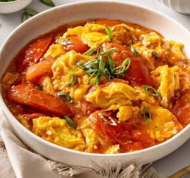 Scrambled egg with tomato and soy sauce_0