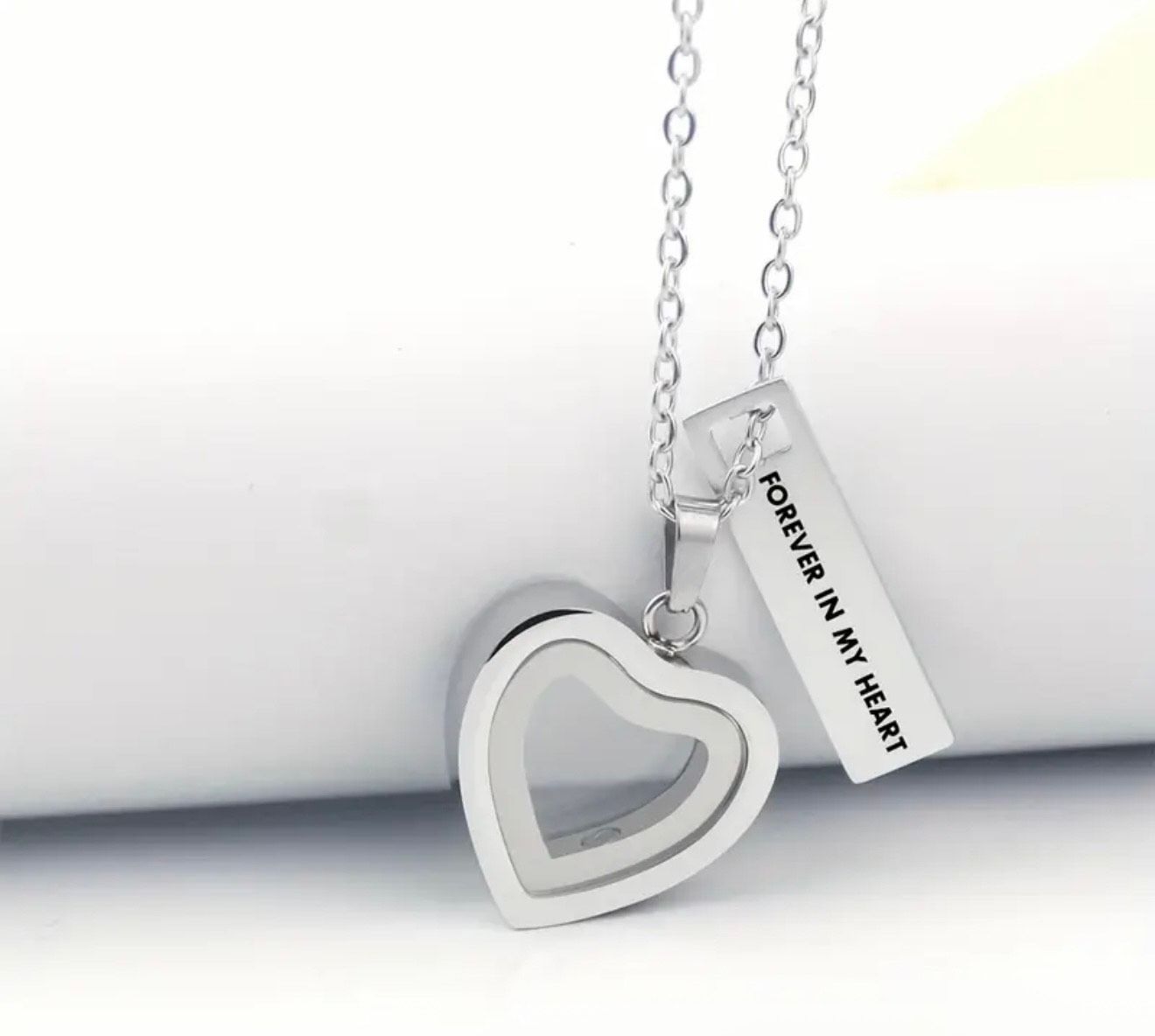 Heart Glass Urn Necklace for Ashes Cremation_0
