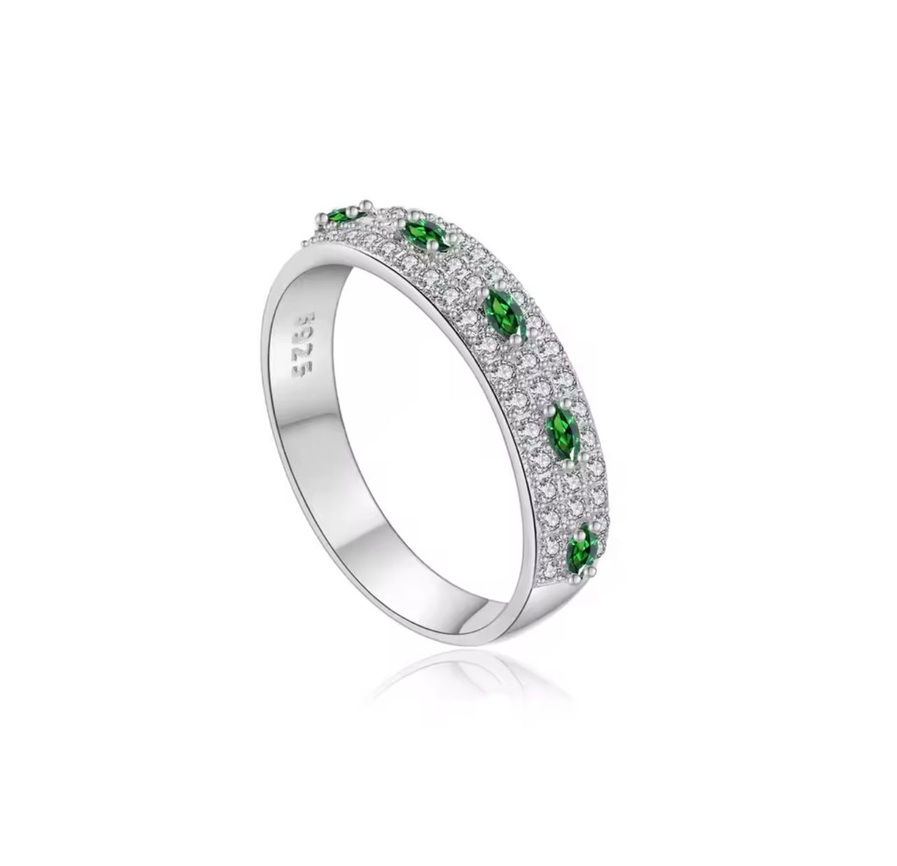 Shiny emerald ring_0