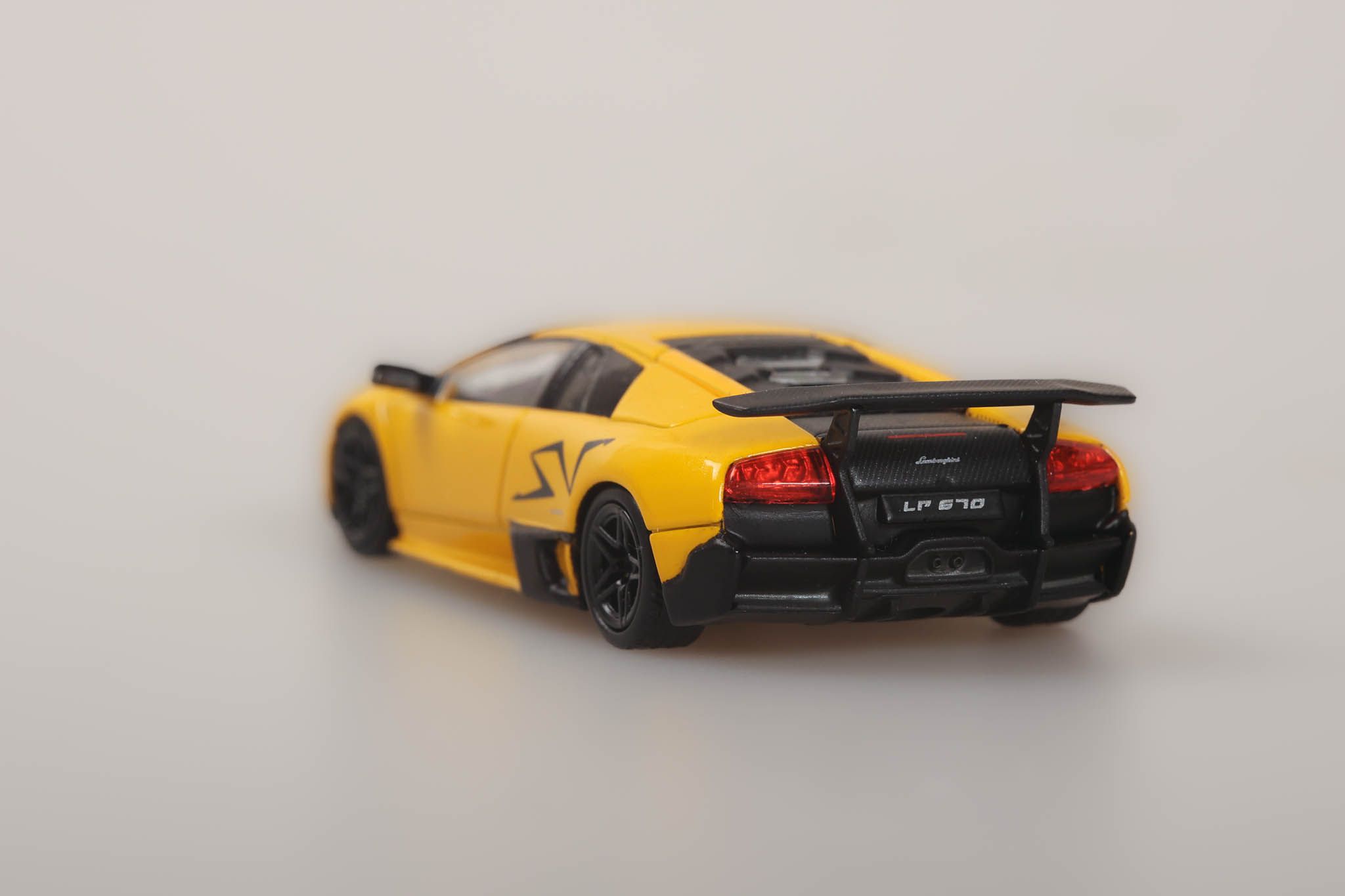 HIGHREV MODEL 1/64 LAMBORGHINI MURCIELAGO LP670-4 SV_0