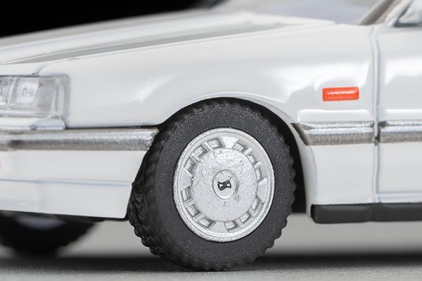 TLVN MODEL 1/64 NISSAN SKYLINE 4 DOOR HARDTOP 1800 PASSAGE_8