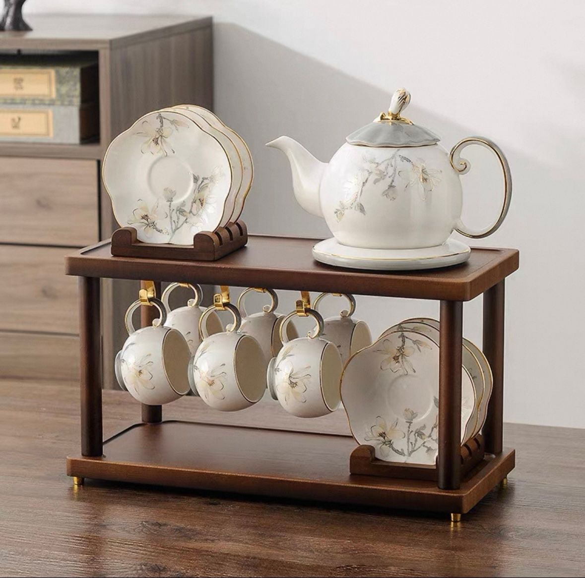 Medieval style teaset and pot_3