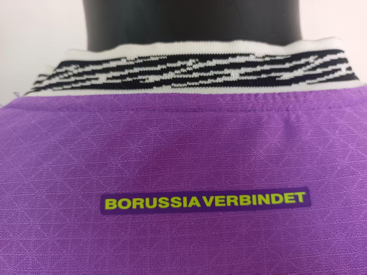 Borussia Dortmund 2025/26 Special Edition Goalkeeper shirt_6