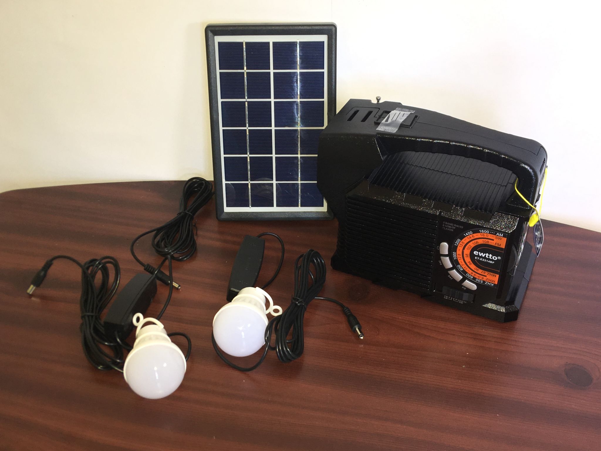 Panel solar con Focos_1