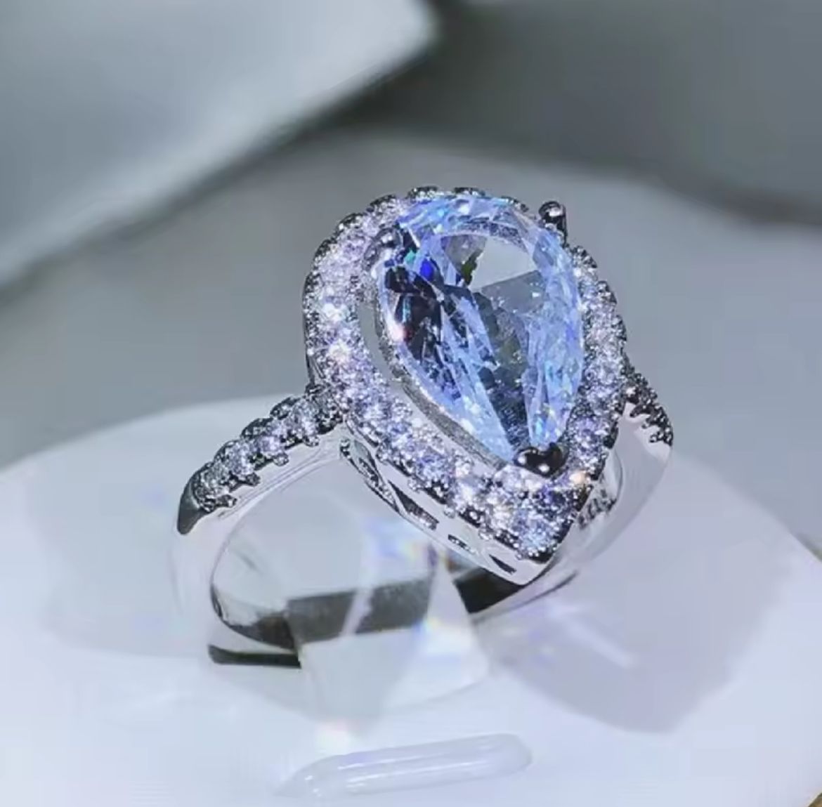 Milan Pear-cut Halo Ring_0