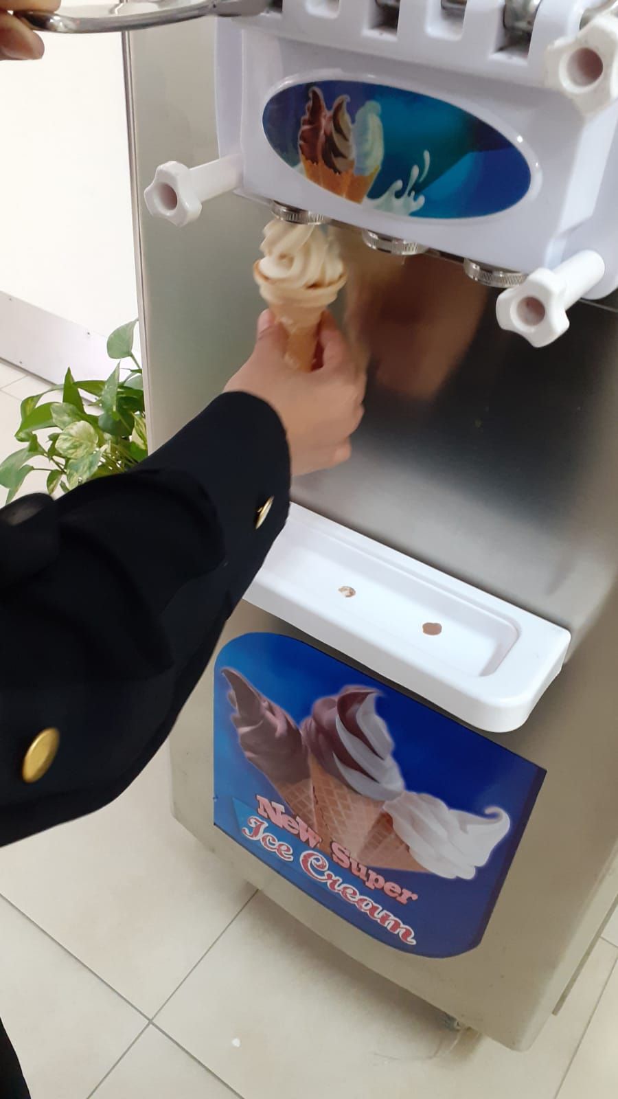 Rent Ice cream Machine _2