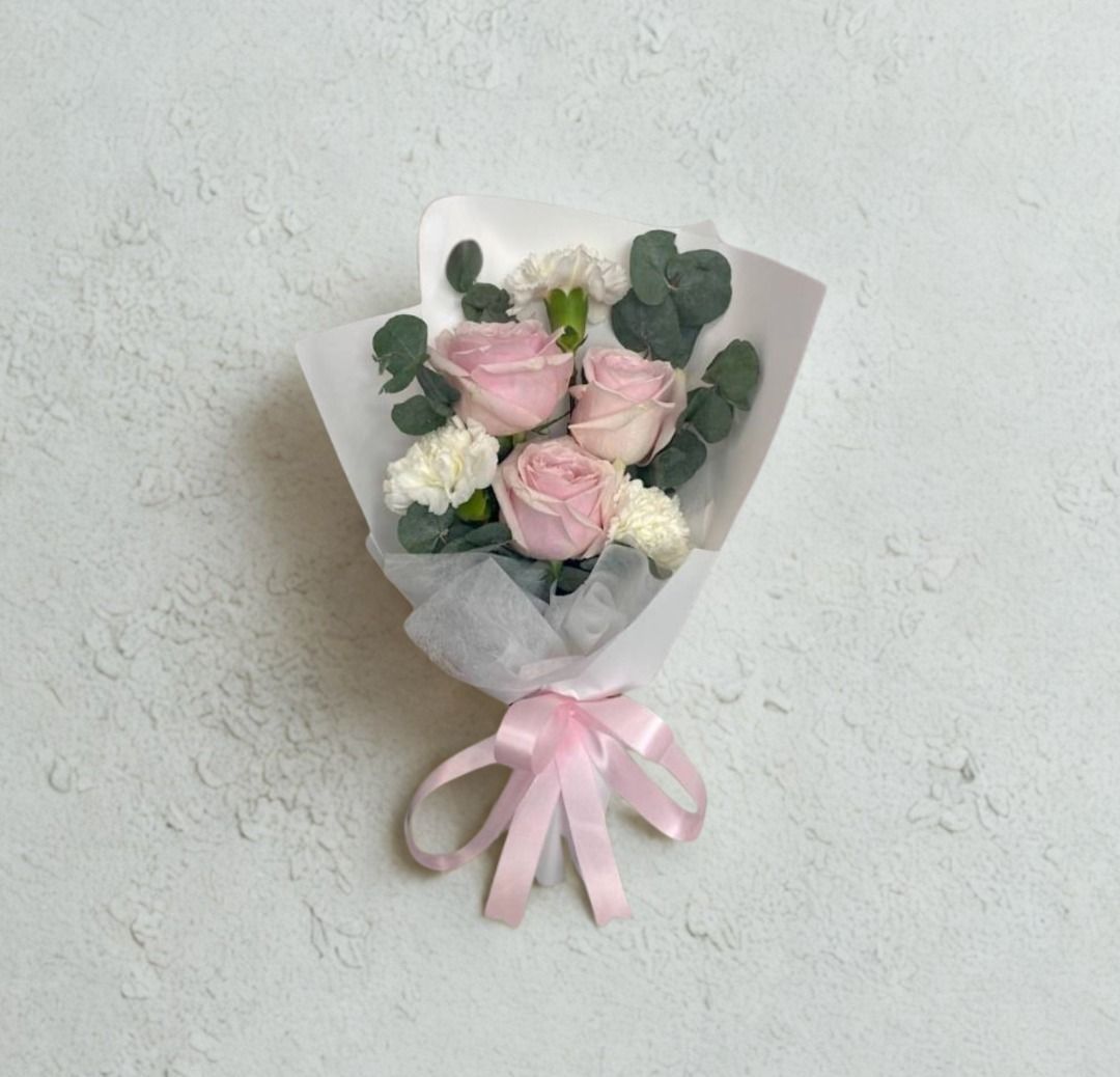 Fresh Roses Carnations Bouquet_0