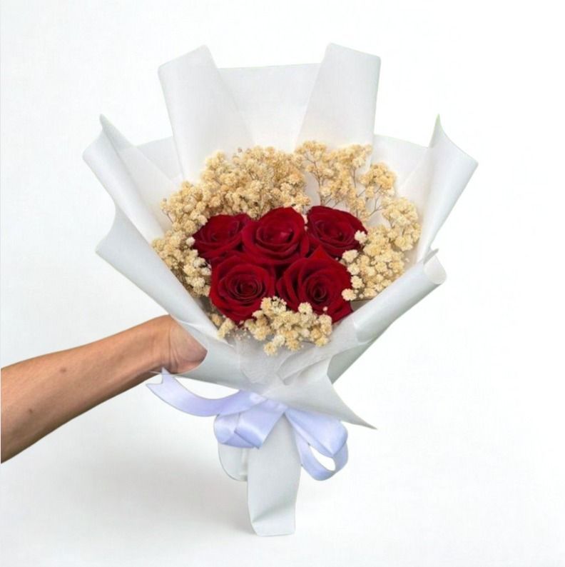 5 Preserved Roses & Baby's Breath Bouquet_0