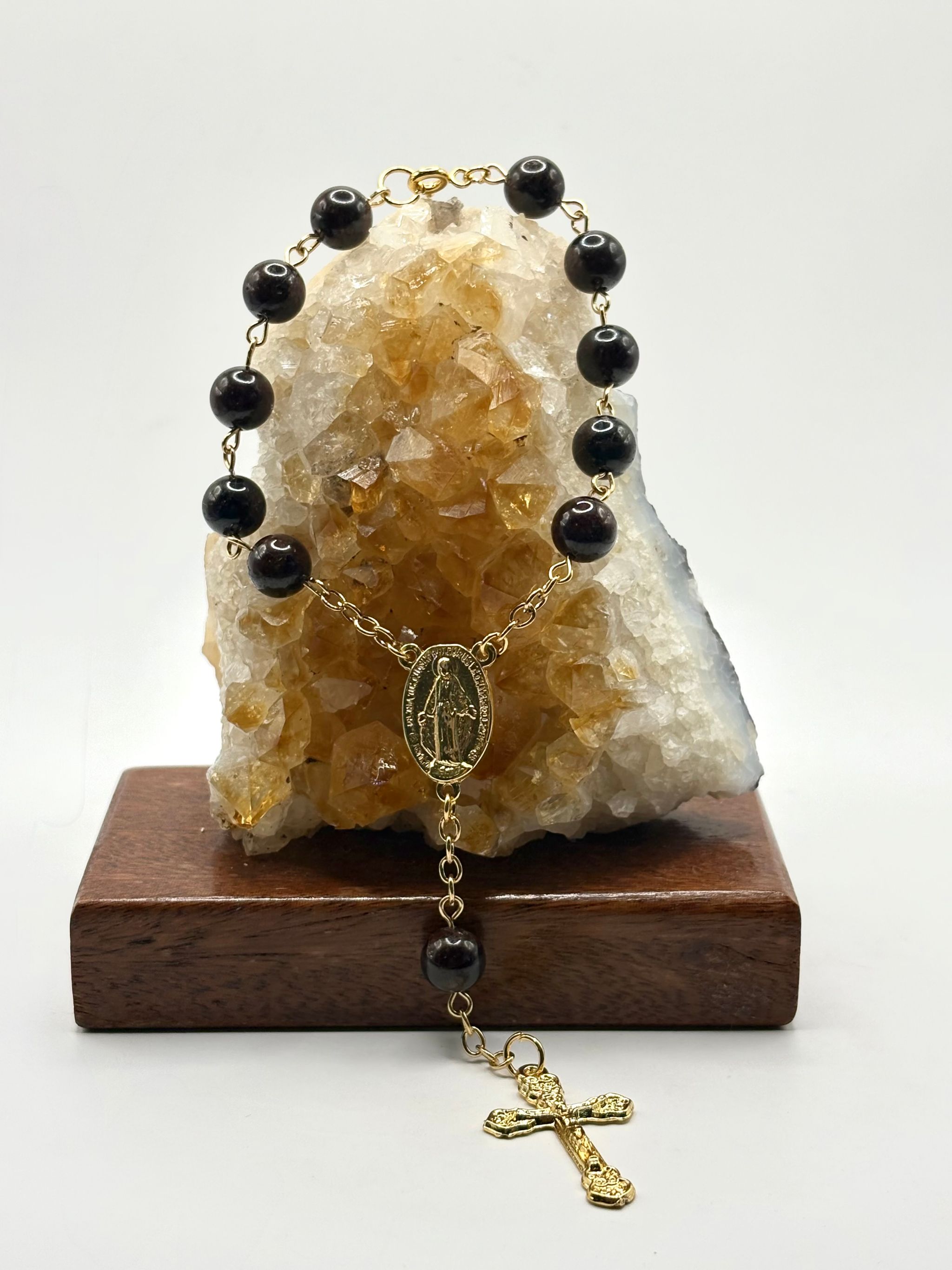 Denario de Granate Laminado en oro 18k_0