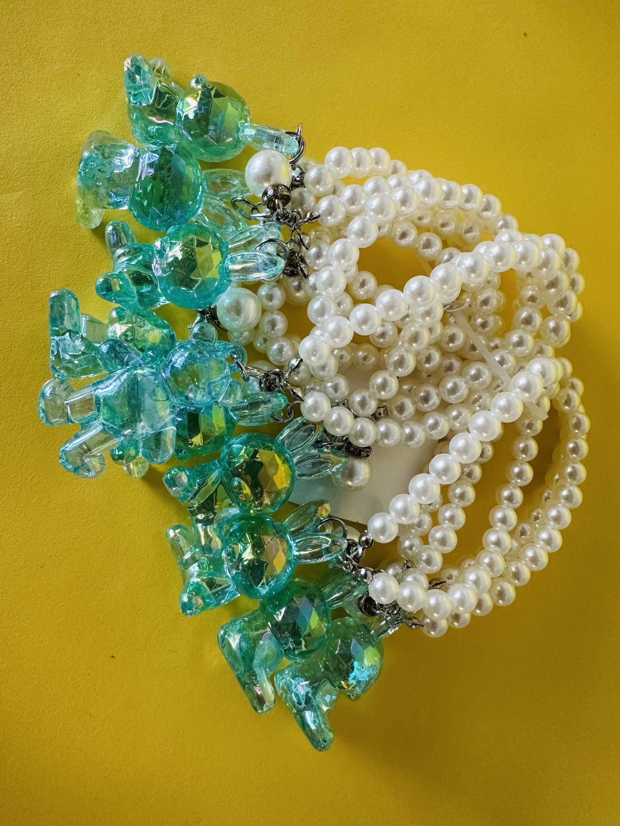 Pearl chain acrylic cartoon pendant_0