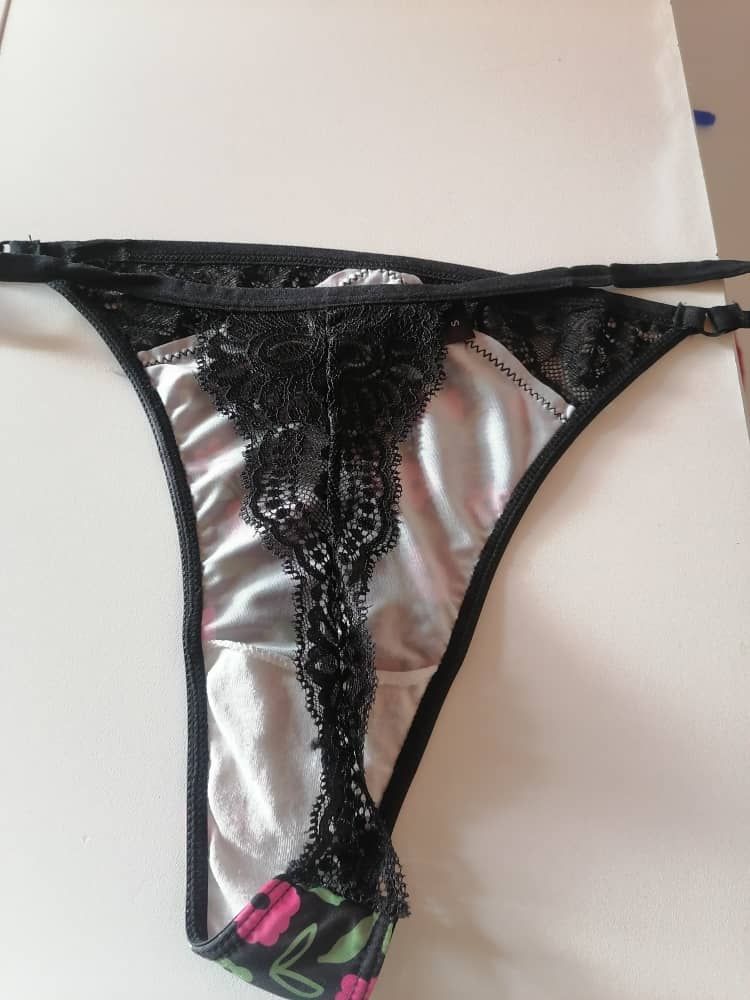 Shelly Thong black & green_1