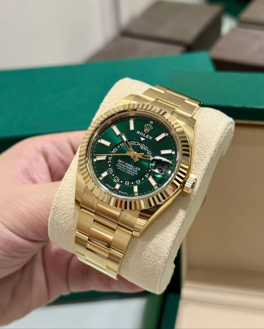 Rolex Sky-Dweller Green Dial 42mm – Original Luxury Edition — flextrade.shop_2