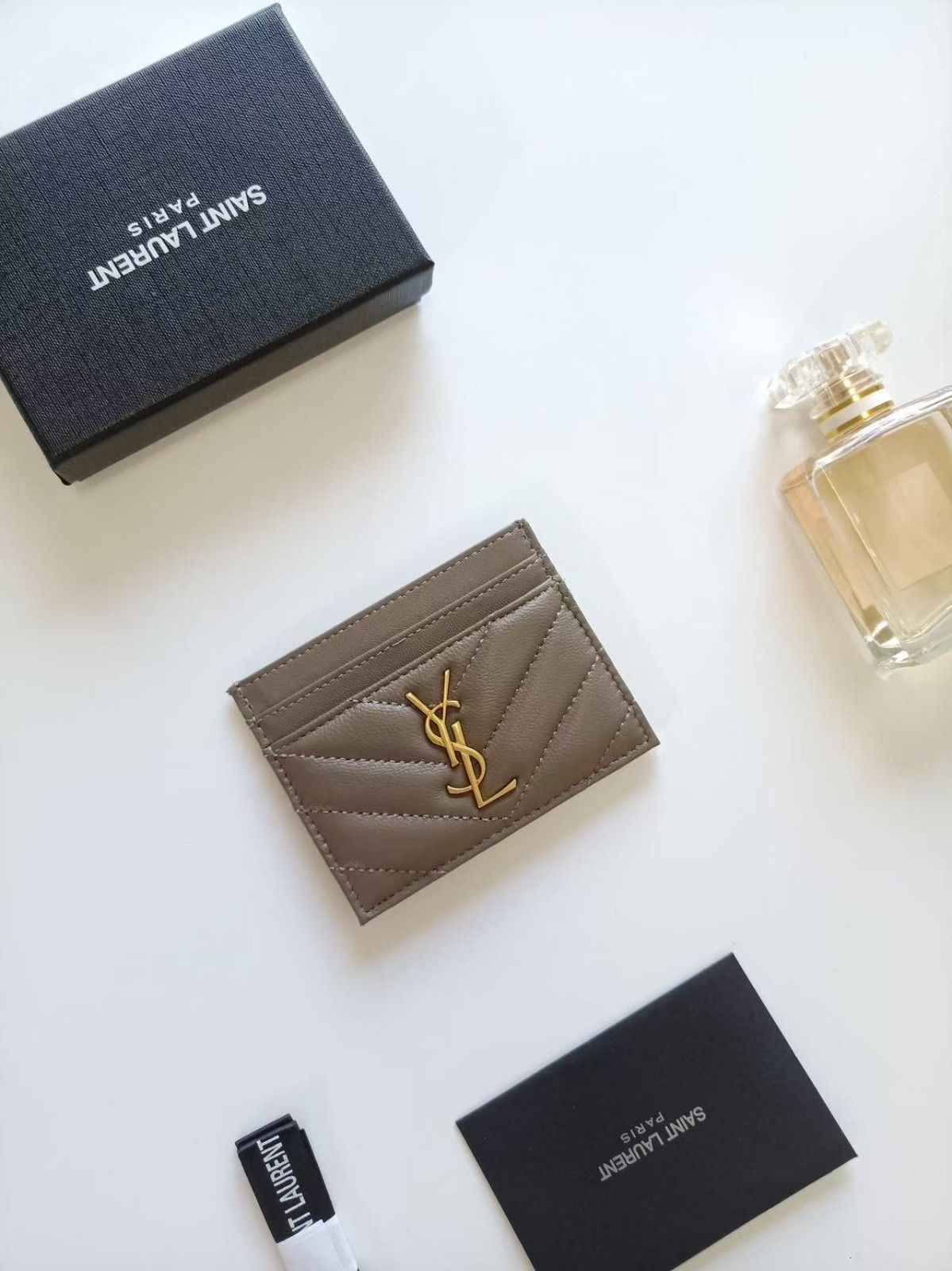 YSL Tarjetero de cordero_0