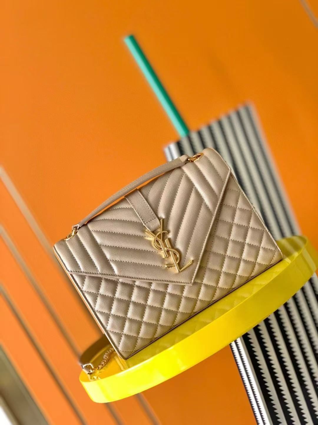 Envelope Shoulder Bag Medium_3