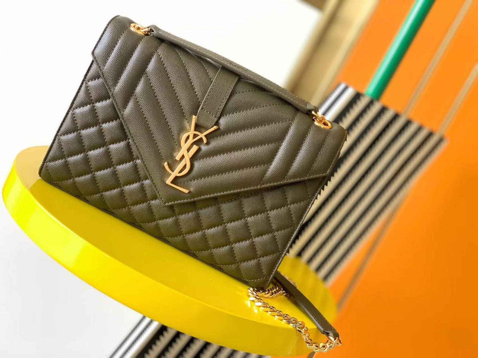 Envelope Shoulder Bag Medium_1