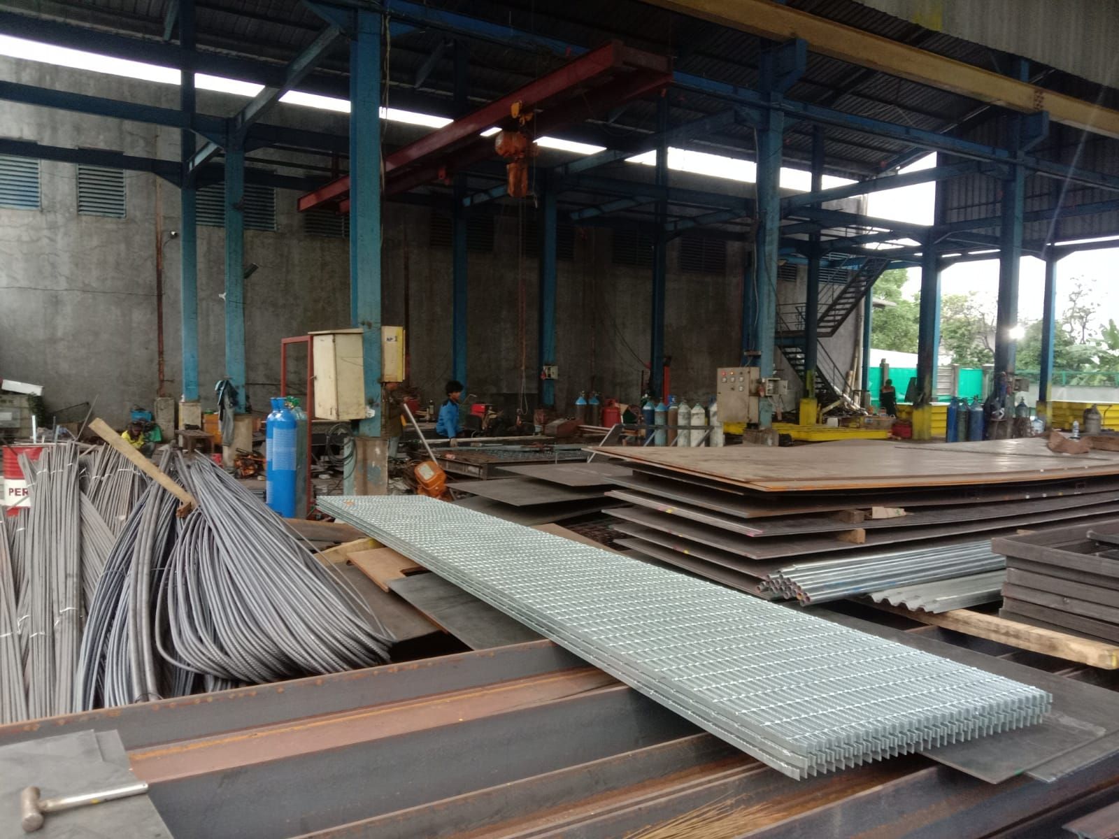 Grating Galvanis 3/16" x 1"x 90cm x 6.00m_3