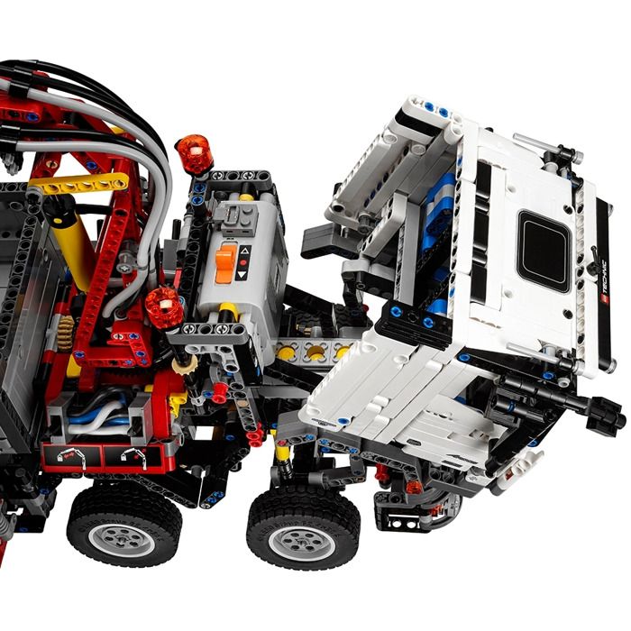 LEGO Mercedes-Benz Arocs 3245 Set 42043_3