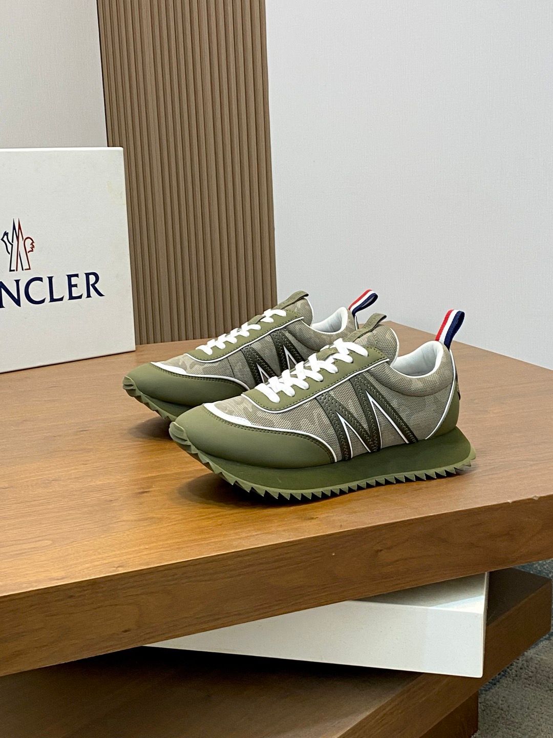 Moncler _0