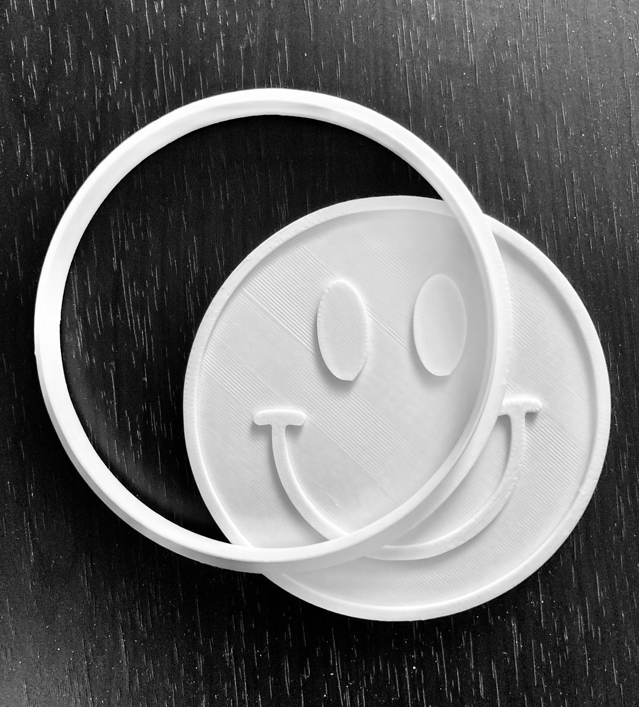 Smiley Face with detail Cookie Cutter _0