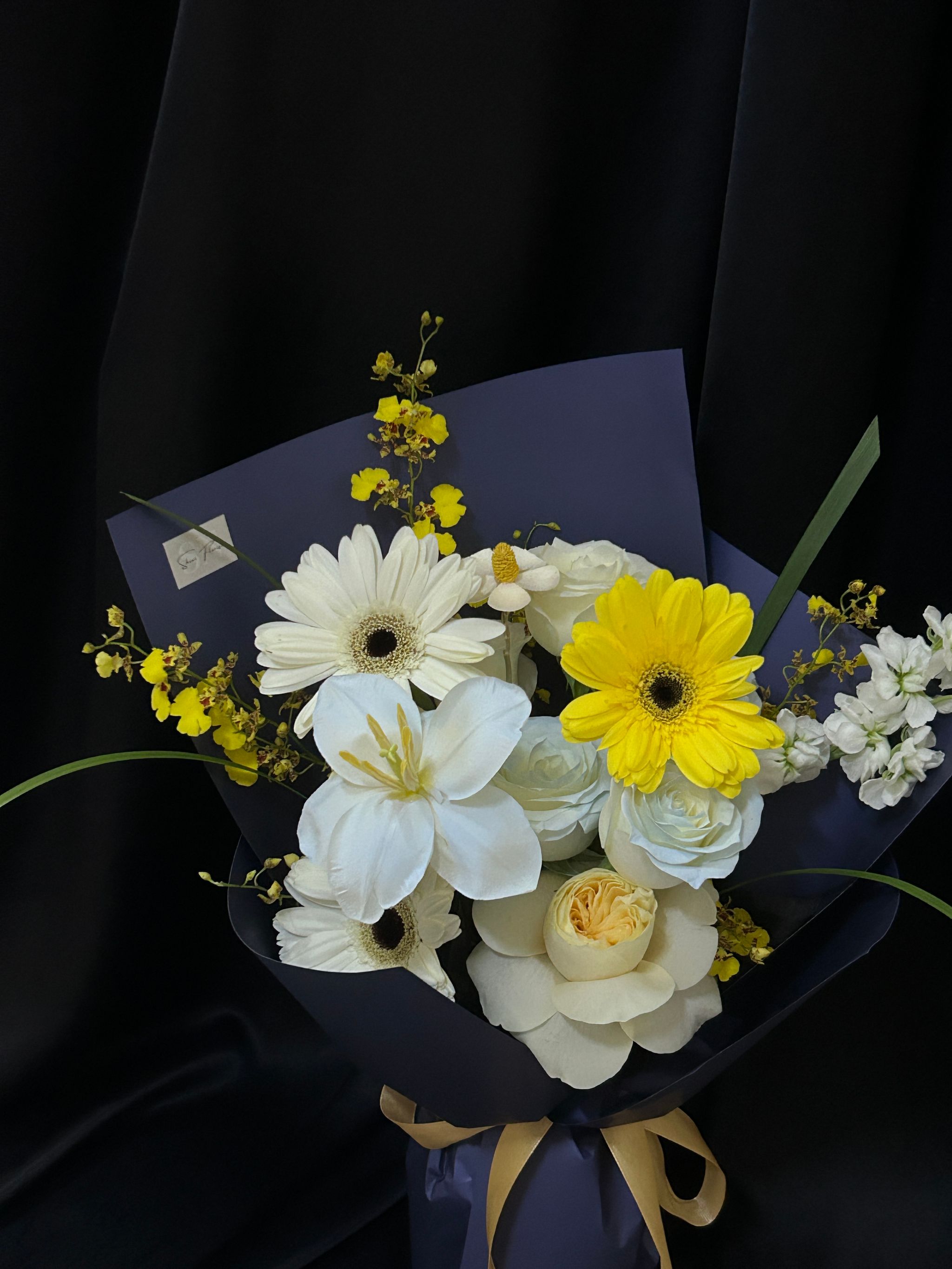 Luna & Sol Bouquet_1