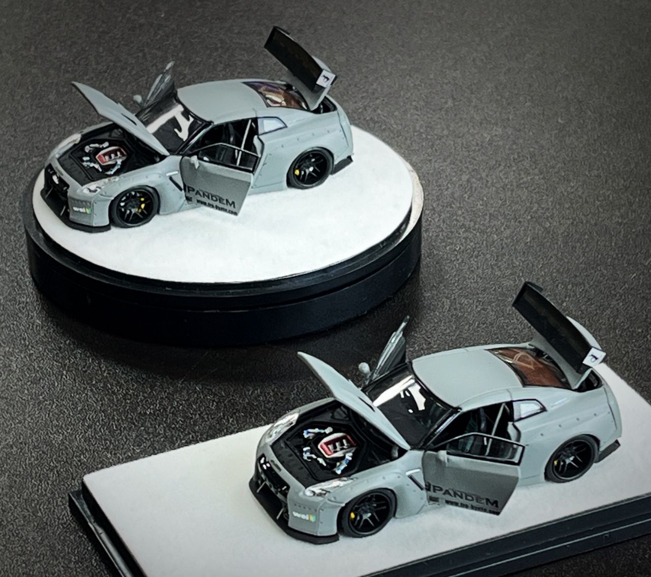 PGM MODEL 1/64 SKYLINE R35 ROCKET BUNNY COMBAT GREY_0