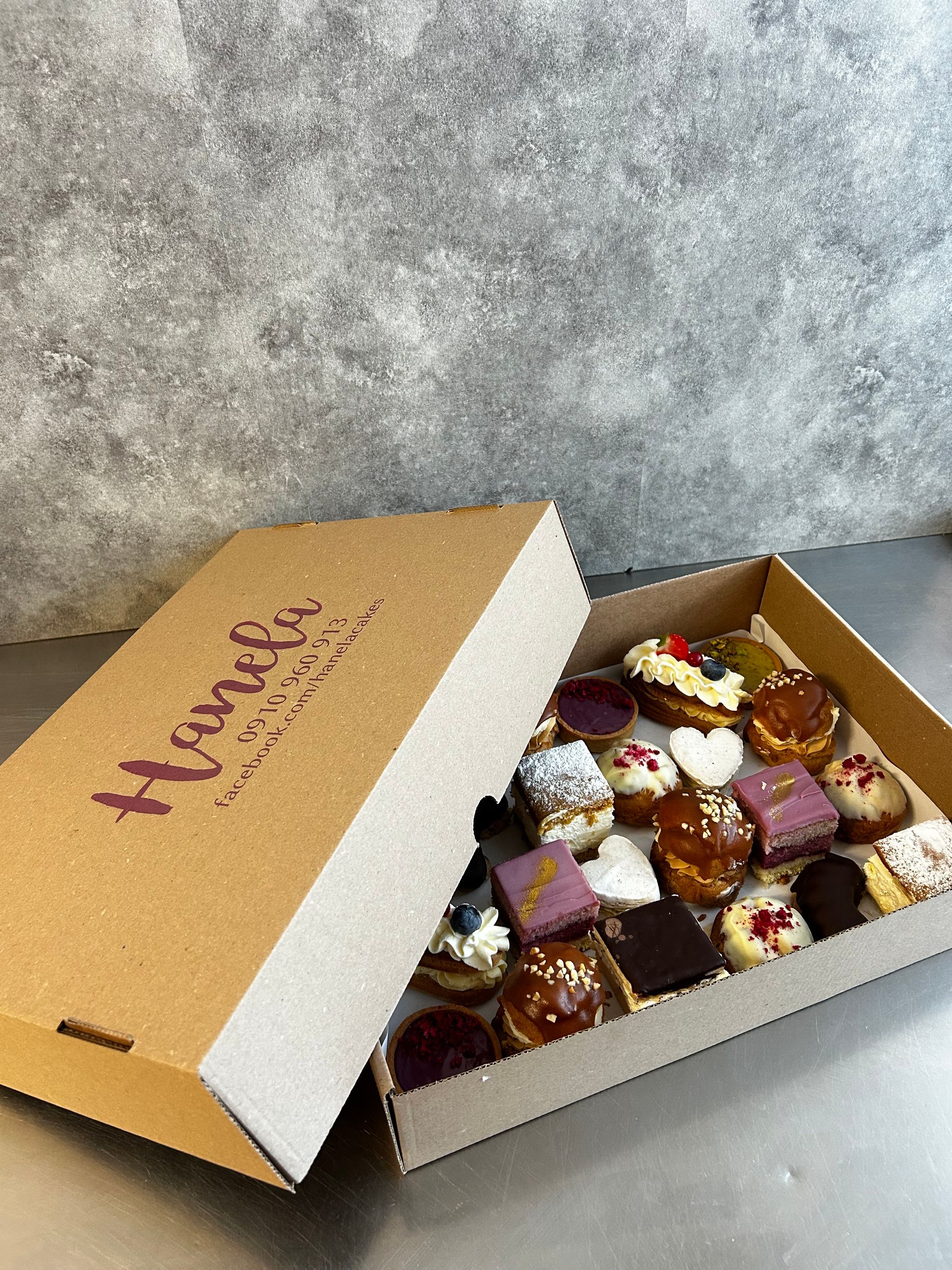 Mix zákuskov 24 ks_0